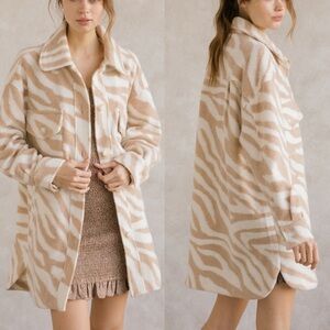 STORIA White Tan Zebra Print Wool Dolphin Hem Button Up Coat Shacket Sz Small